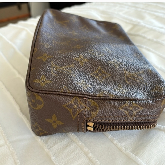 Louis VuittonTrousse de Toilette leather vanity case 23 - Picture 4 of 5